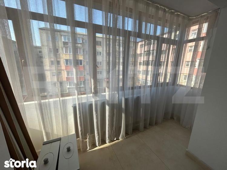 Apartament cu 3 camere semidecomandat în Micro 11