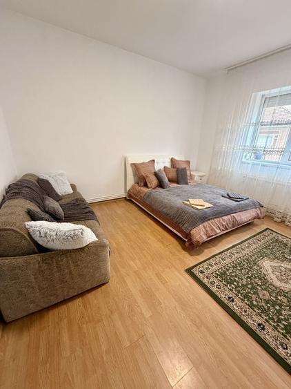 Casă cu 2 camere cu Teren 190 Mp în Central