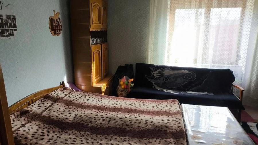Casă cu 3 camere cu Teren 1439 Mp în Central