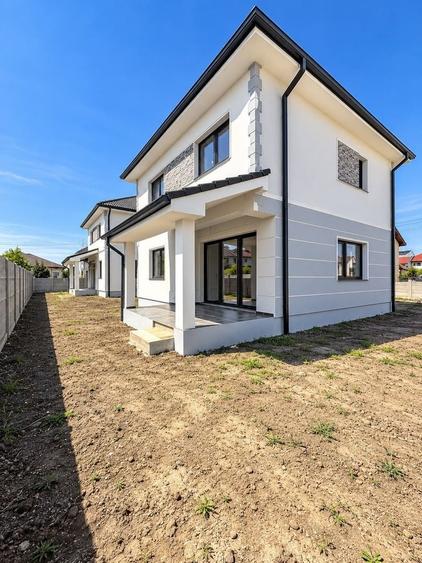 Duplex cu 4 camere cu Canalizare în Moșnița Nouă