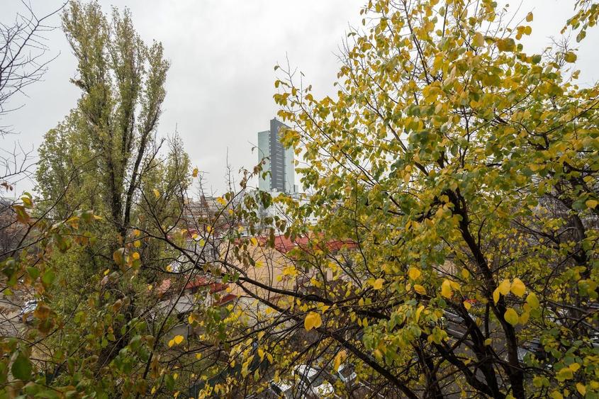 Apartament cu 2 camere decomandat, mobilat în P-ța Victoriei