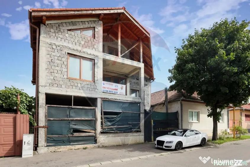 Casă cu 7 camere cu Teren 470 Mp în Gemenii