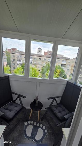Apartament cu 3 camere în Micro 16