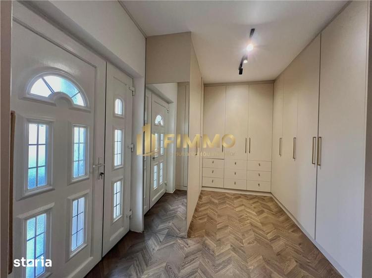 Casă cu 7 camere cu Teren 800 Mp în Șcheia