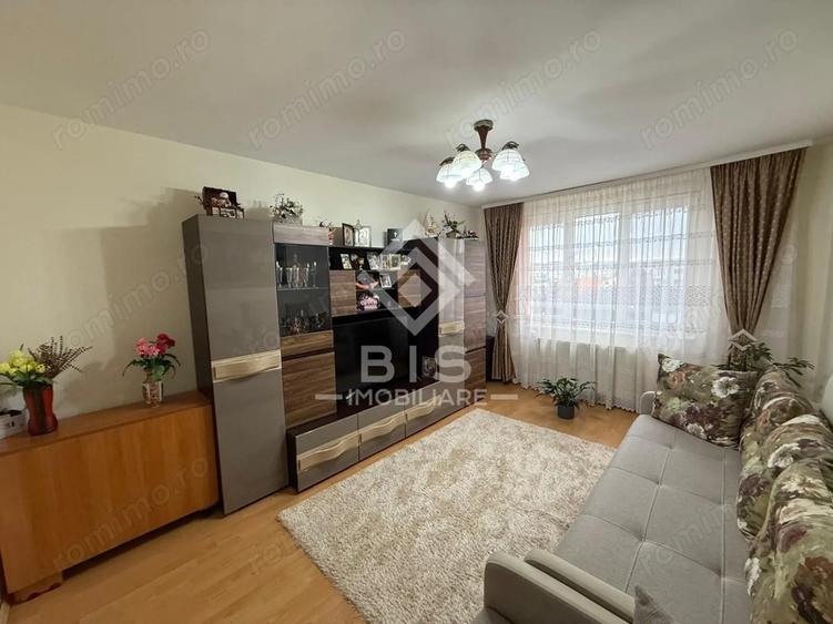 Apartament 3 camere zona Decebal - 1