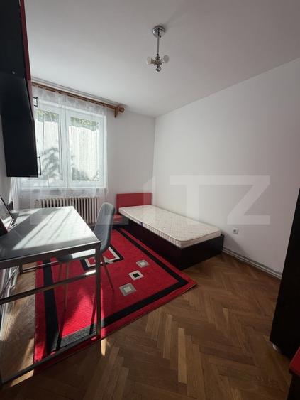 Apartament cu 4 camere decomandat, mobilat în Cornișa