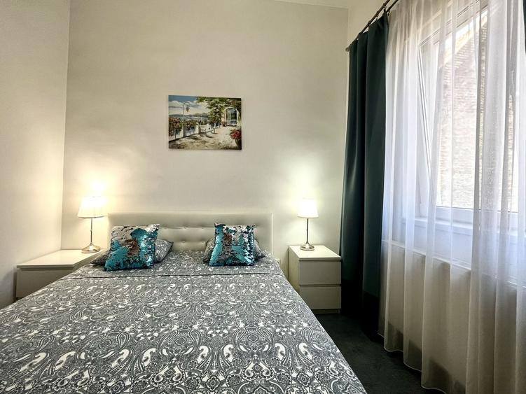 Apartament cu 2 camere decomandat, mobilat în P-ța Unirii