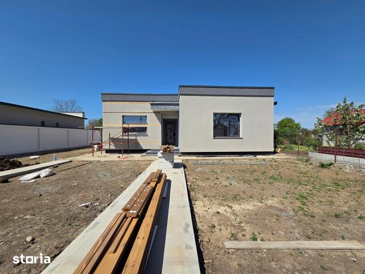 Casă cu 4 camere cu Teren 450 Mp în Vânători