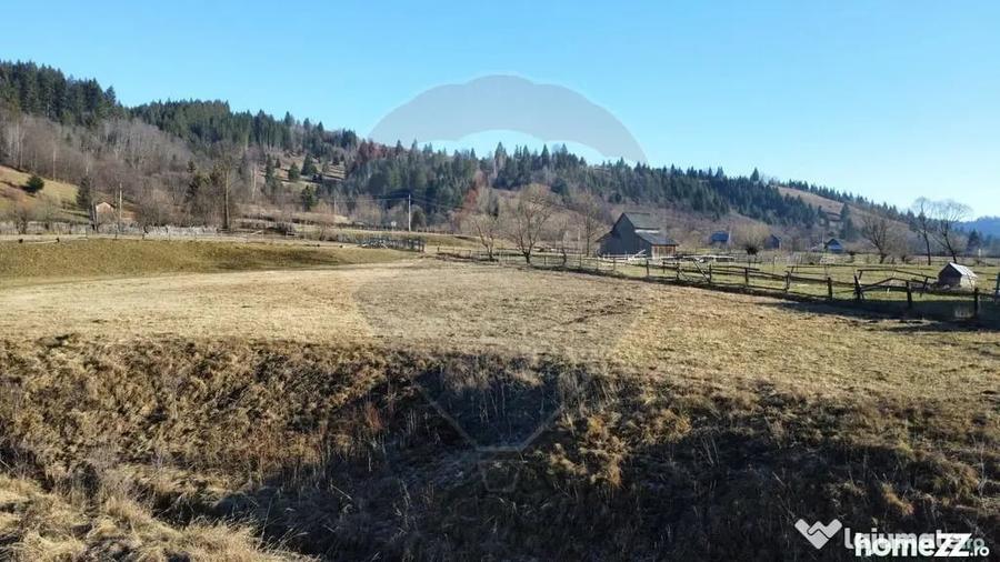 Teren de 5282 mp, în Vatra Moldoviței