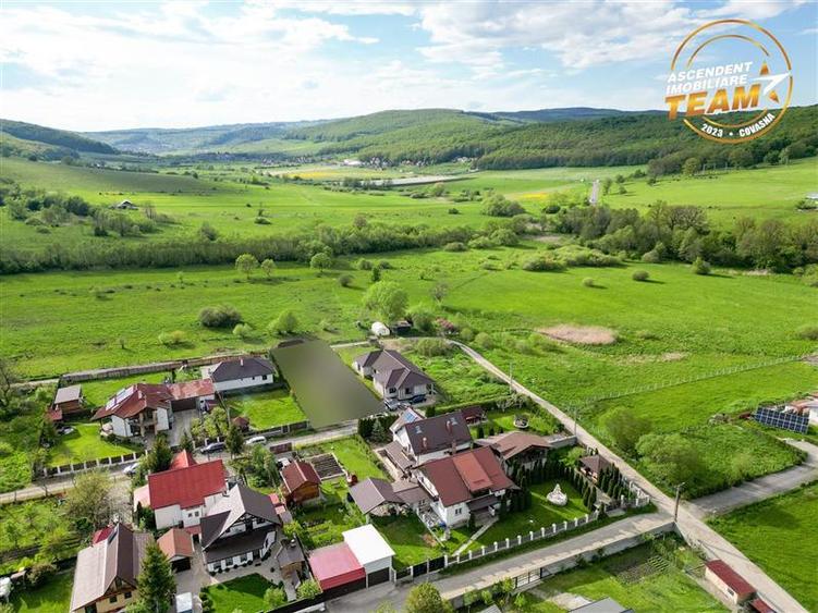 Casă individuală cu 4 camere cu Teren 800 Mp în Periferie