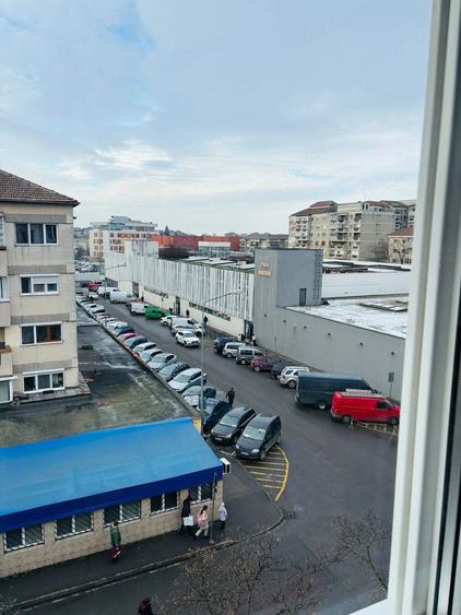 Garsonieră decomandată în Rogerius