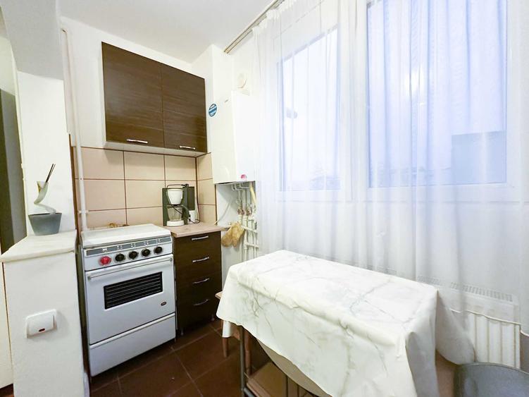 Apartament cu 2 camere semidecomandat în Mărăști
