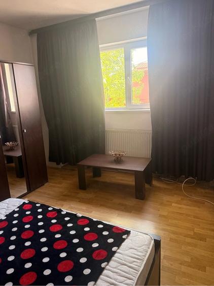 Casă cu 4 camere cu Teren 303 Mp în Giulești