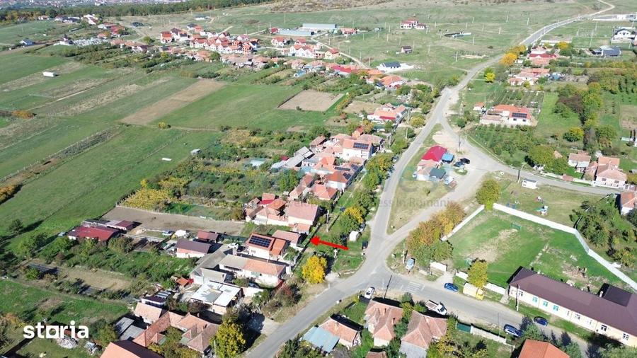 Casă cu 2 camere cu Teren 1439 Mp în Sânmartin