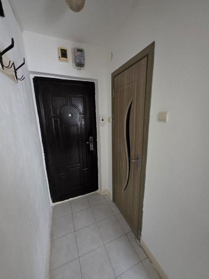 Garsonieră decomandată în Intim