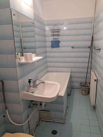 Apartament 3 camere etaj 1, strada Siretului - 8
