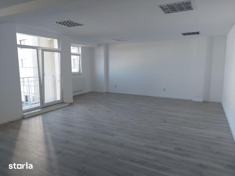Birou, de 90 mp, în Centrul Civic