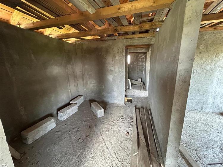 Casă individuală cu 4 camere cu Teren 273 Mp în Câmpineanca