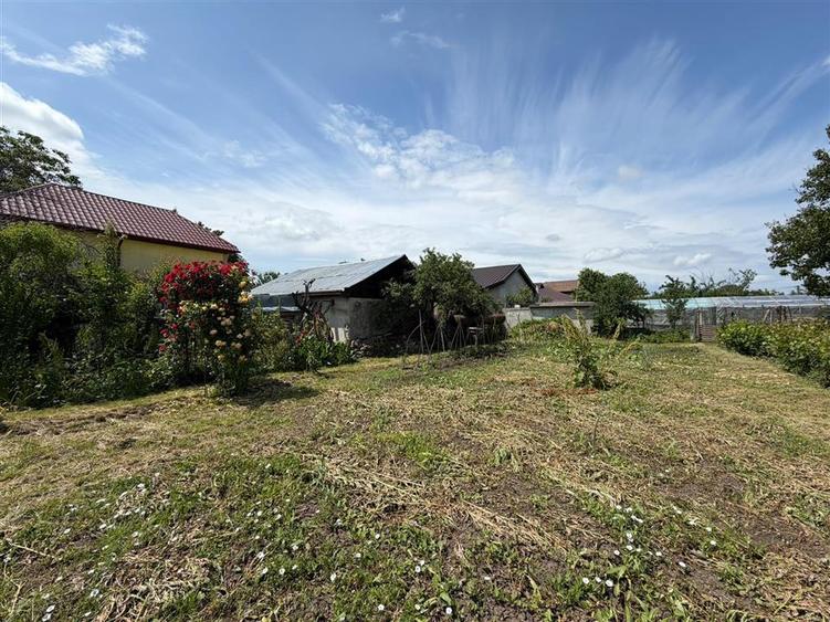 Casă individuală cu 3 camere cu Teren 1270 Mp în Vânători