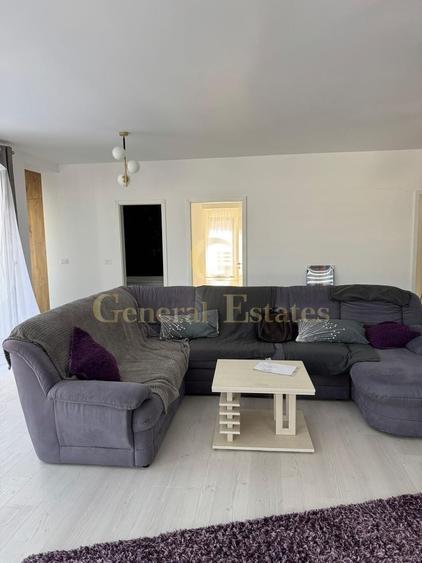 Apartament cu 3 camere în Tractorul