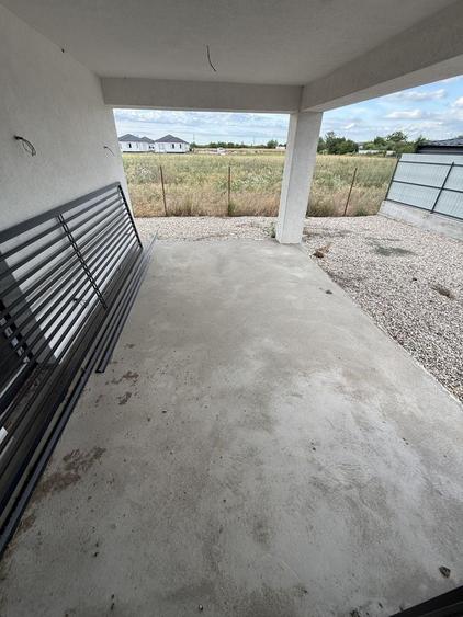 Casă cu 4 camere decomandat în Central
