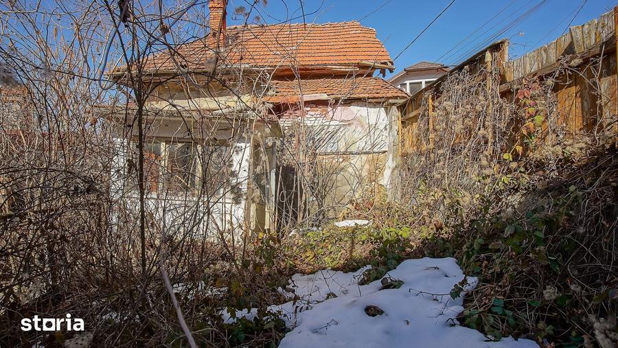 Casă cu 2 camere cu Teren 230 Mp în Schei