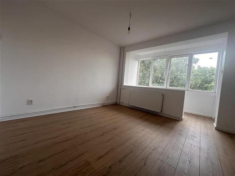 Apartament cu 2 camere decomandat în Circumvalațiunii