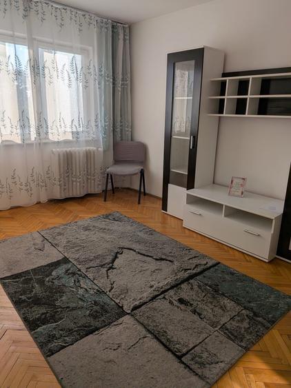 Apartament cu 3 camere decomandat în Șagului