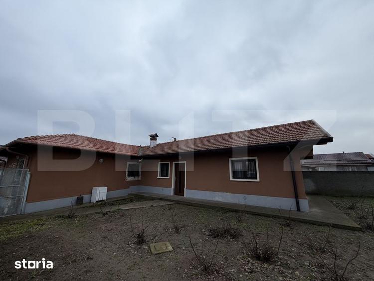 Casă cu 3 camere cu Teren 1644 Mp în Pielești