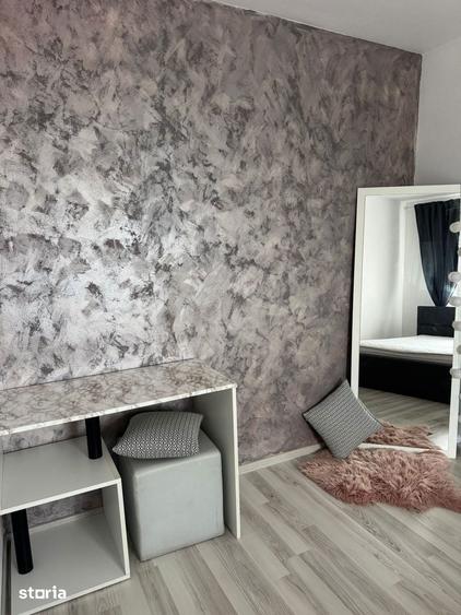 Apartament cu 3 camere decomandat în Sud