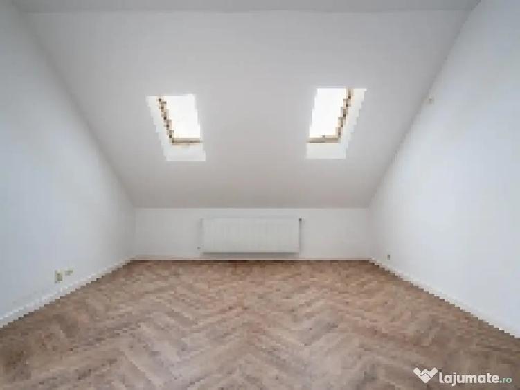 Apartament cu 4 camere decomandat în Central