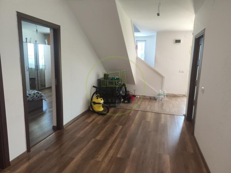 Casă individuală cu 5 camere cu Teren 432 Mp în Malu Mare