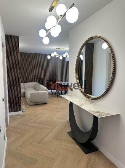 Apartament cu 3 camere decomandat, mobilat în Central