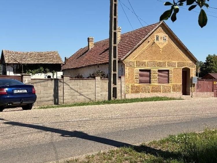 Casă individuală cu 3 camere cu Teren 1034 Mp în Vinga