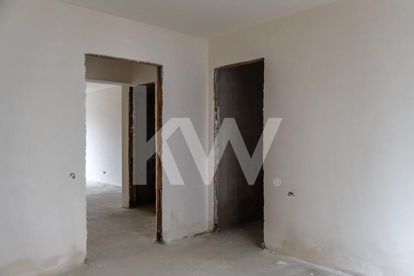 Apartament cu 3 camere decomandat în Noua