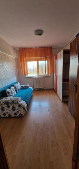 Apartament cu 4 camere decomandat în Gara