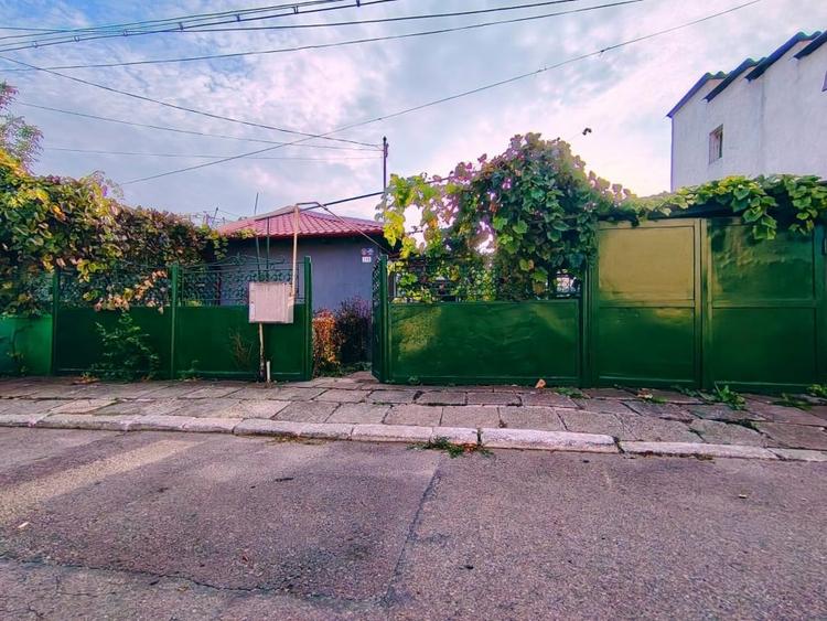 Casă individuală cu 5 camere cu Canalizare în Km 5