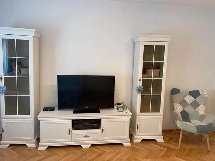 Apartament cu 3 camere decomandat în Doamna Ghica