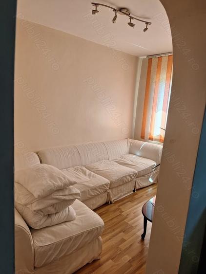 Apartament cu 3 camere semidecomandat în Central