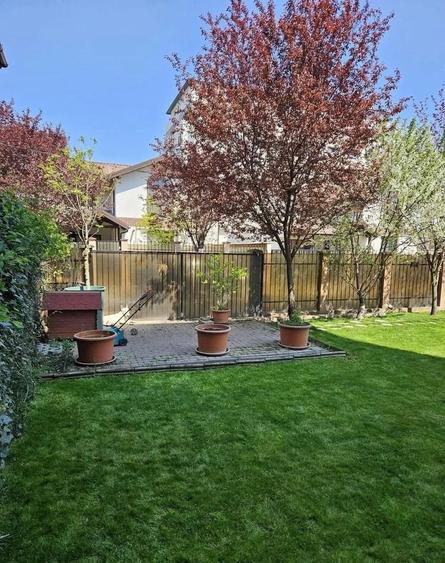 Penthouse cu 4 camere decomandat, mobilat în Chiajna