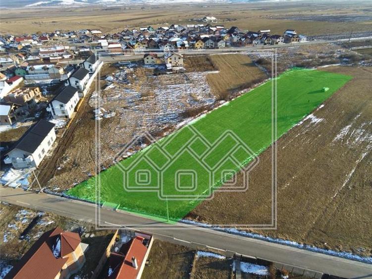 Teren Construcții intravilan de 634 mp, în Cristian
