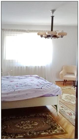 Casă individuală cu 6 camere cu Canalizare în Carierei
