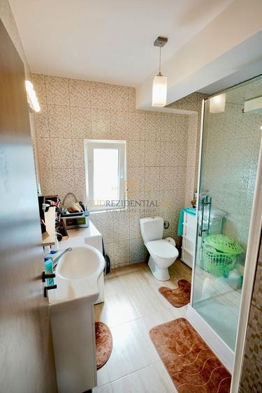 Casă individuală cu 5 camere cu Canalizare în Berceni