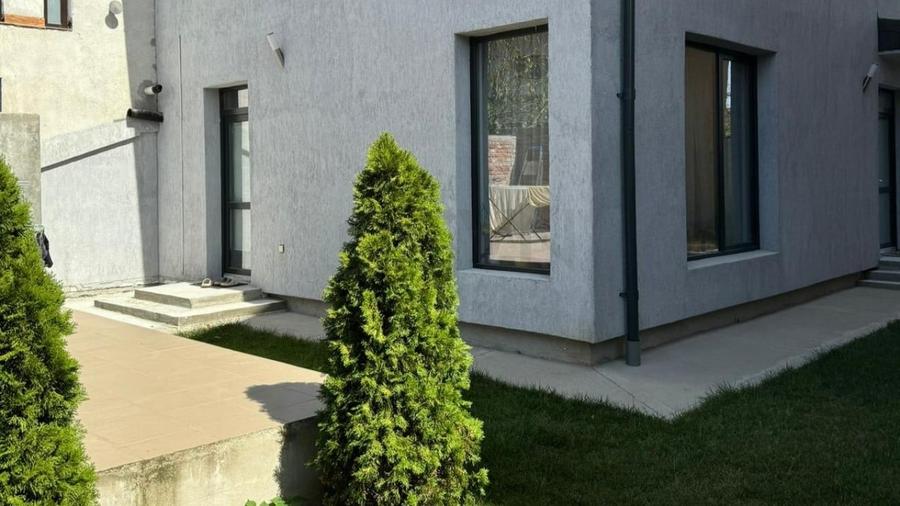 Casă individuală cu 4 camere cu Canalizare în Bucureștii Noi