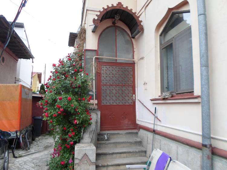 Apartament cu 2 camere decomandat în Ultracentral