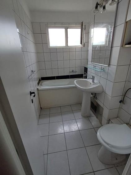 Apartament cu 2 camere semidecomandat în Tipografilor