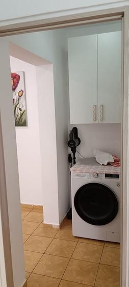 Apartament cu 3 camere semidecomandat în Tineretului