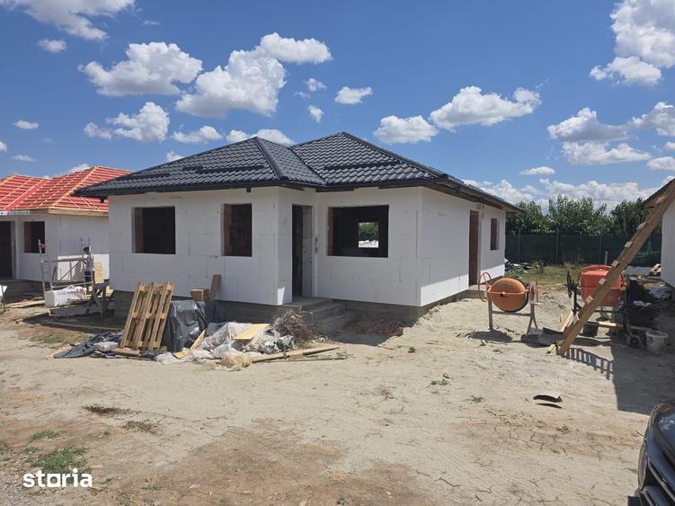 Casă cu 3 camere cu Teren 290 Mp în Clinceni