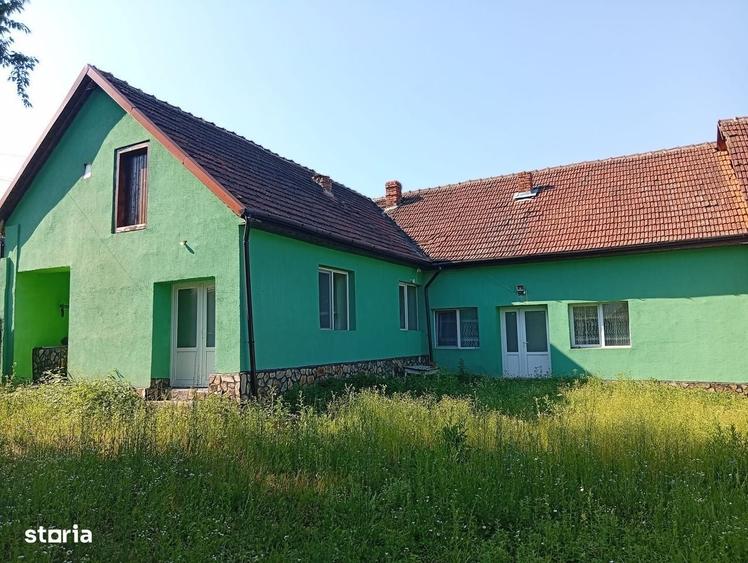 Casă cu 4 camere cu Teren 2877 Mp în Brazii