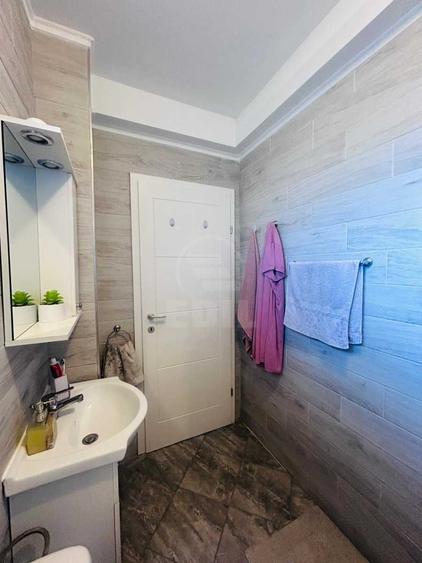 Duplex cu 5 camere cu Canalizare în Florești